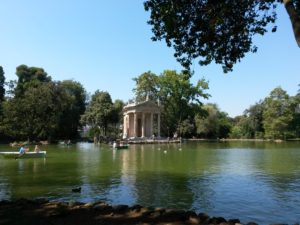 Borghese别墅的湖